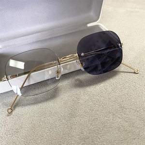 <span class=keywords><strong>Lunettes</strong></span> Anti-Reflet Photochromiques UV400 Sans Monture Métal Argent Or <span class=keywords><strong>Rondes</strong></span> <span class=keywords><strong>Carrées</strong></span> Verres Photochromiques Anti-Lumière Bleue 2026 pour Femme - Product Image 6