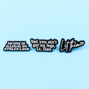 Spilla smaltata con citazione umoristica e ispiratrice "Let Them", distintivo da bavero, accessori per abbigliamento, gioielli di moda, regali - Product Image 2
