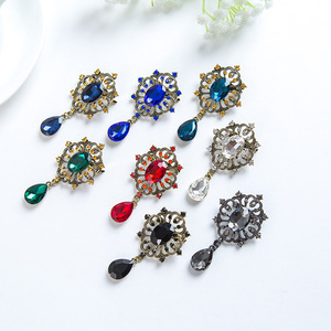 Broche Bouquet de Cristaux Colorés Sertie de Diamants Vintage Haut de Gamme Européenne et Américaine, Accessoire Anti-Reflet pour Femme - Product Image 5