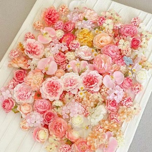 ดอกไม้ประดิษฐ์สีแดงสด ก้านเดี่ยว ดอกไม้ผ้าไหม กันน้ำ สำหรับงานแต่งงาน DIY ตกแต่งบ้าน วัสดุตกแต่ง - Product Image 2