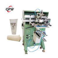 Máquina de Serigrafía Semiautomática QFW para Macetas de Plástico y Jarrones de Cerámica, Diseño Curvo y Cilíndrico, Nueva, Capacidad de 1200 Piezas/hora