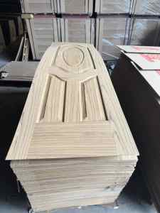 Chapa de Madera Moldeada de Roble Rojo Natural/Sepele/Teca, Revestimiento de Puerta Moldeado en MDF/HDF - Product Image 6