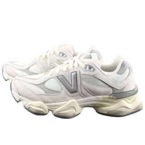 รองเท้าผู้ชายแฟชั่นหรูหรา 9060 - รองเท้ากีฬาดีไซน์คลาสสิกคุณภาพสูง พร้อมพื้นรองเท้าหนานุ่ม ระบายอากาศได้ดี สวมใส่สบาย - Product Image 5