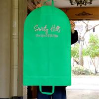 Housse de costume pliable personnalisée en non-tissé avec logo, réutilisable, avec poignée de transport, pour voyage, rangement de vêtements, robes et manteaux