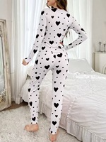 Ensemble de vêtements de nuit décontractés pour femmes, base blanche avec imprimé cœur rouge, haut à manches longues en tricot côtelé et pantalon, ensemble de 2 pièces pour se détendre