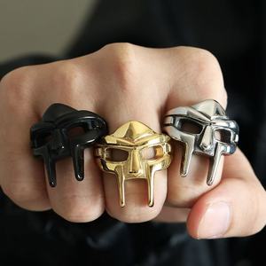 Accesorios periféricos Venta al por mayor Retro Trendy Casco Anillo Hombres Anillo Guerrero Casco Anillo Moda Hip-hop - Product Image 1