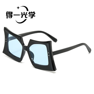 De Yi <b>Optics</b> Oversized Butterfly Sunglasses UV400 PC Frame Women's Fashion Sunshades For Outings <b>Driving</b> Parties - Product Image 4