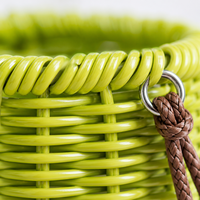 Panier suspendu en forme de nid d'oiseau tissé à la main avec mousqueton, design ouvert, nid d'oiseau à longue queue pour perruche et caturra