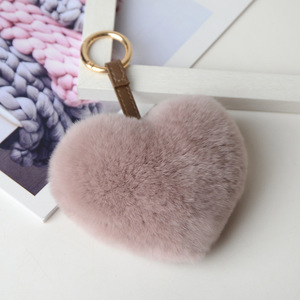 Cadeau Porte-clés à pompon en forme de cœur en peluche pelucheuse Boules de lapin Porte-clés en fourrure de lapin Pendantring - Product Image 4
