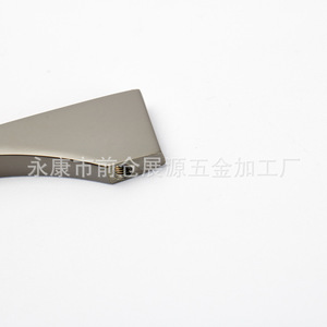 Poignée de meuble en alliage de zinc noir mat, forme barre, design minimaliste, accessoire de quincaillerie durable - Product Image 5