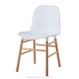 Silla de comedor de Copenhague, estructura de madera maciza con respaldo de plástico, sillas de comedor baratas para restaurante, - Product Image 2