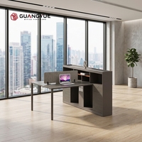 Poste de travail de bureau pour 2 personnes avec grand meuble de rangement et panneau d'intimité pour espace de travail des employés