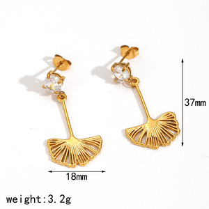 ต่างหูรูปใบแปะก๊วยแบบกลวง โทนสีทอง ประดับเพชรซิร์คอน สแตนเลสสตีล สำหรับใส่ทุกวัน - Product Image 4