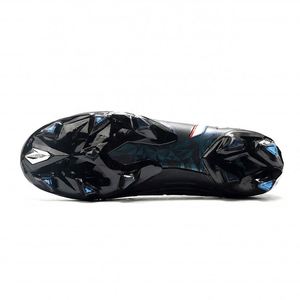 <span class=keywords><strong>Botas</strong></span> <span class=keywords><strong>de</strong></span> Fútbol <span class=keywords><strong>Predator</strong></span> Edge Geometric.+ FG9 Negras 22 Galvanizadas <span class=keywords><strong>de</strong></span> Tejido <span class=keywords><strong>de</strong></span> Caña Alta - Product Image 4