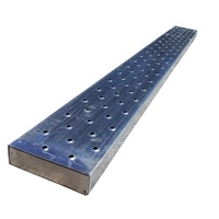 Layher a utilisé des panneaux d'échafaudage à anneau en acier réglables pour la construction de panneaux de marche galvanisés Échelles de plate-forme de passerelle