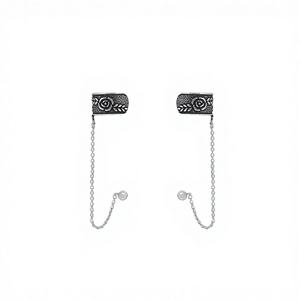 Fine Piercing Jewelry une paire de manchettes d'oreille avec chaîne et boule de 3mm - Product Image 1