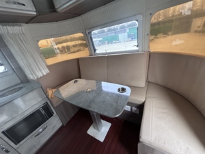 Nouvelle conception de caravane de voyage universelle, légère et pratique pour les voyages en famille et le camping en plein air - Product Image 3