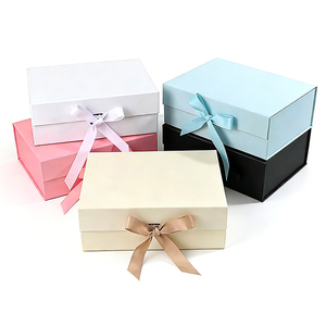 Caja de Regalo de Cartón Rígido con Logotipo Personalizado en Relieve para Almacenamiento de Relojes y Perfumes - Product Image 6