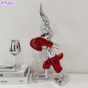 Scultura di Coniglio Pugile Dipinta a Mano e Galvanizzata, Animale Creativo in Stile Cartone Animato per Gallerie, Soggiorni e Decorazioni Domestiche, Artigianato in Resina - Product Image 5