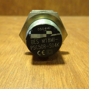 BES M18MI-PSC50B-S 04k可编程控制器接近传感器新型工业控制和编程，带RS485通信接口 - Product Image 1