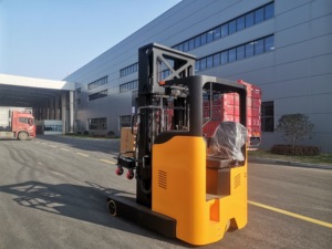 Carretilla Elevadora Retráctil de 2 Toneladas, Altura de Elevación de 7.5 Metros, Certificación CE, 2000 kg, Mástil Alto, Pasillo Estrecho - Product Image 5