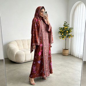 ชุดอาบายะห์พิมพ์ลายสีเข้มสุดหรูสำหรับผู้หญิง ชุดมุสลิมแบบเปิดด้านหน้า ผ้าชีฟอง คาฟตัน พร้อมฮิญาบ ชุดสำหรับรอมฎอนและอีด - Product Image 1
