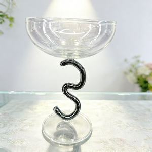 卸売の手作り高ホウケイ酸ガラス製ワイングラス、波状スプリングZステム、環境に優しく耐久性のあるモダンなデザイン、パーティー用 - Product Image 3