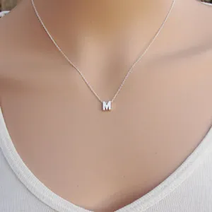 Minimalista collar de acero inoxidable de acero de encantos de alfabeto inicial Collar de plata para las señoras de las mujeres anillo de regalo