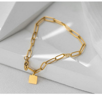 Pulsera de cadena cruzada de oro de 18 quilates ajustable, colgante cuadrado pequeño, joyería geométrica de moda para mujer, regalo, logotipo de marca grabado