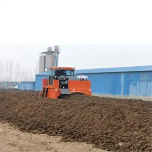 Machine de tourneur de Compost de fumier de vache pour l'engrais organique bio tournant mélangeant le Compost organique