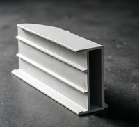 Profils d'extrusion en PVC personnalisés OEM pour corniches, modernes, légers, écologiques et durables pour l'extérieur de la cuisine