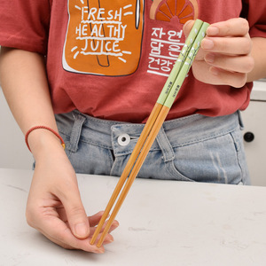 Palillos de bambú redondos con diseño floral para uso doméstico, juego familiar - Product Image 2