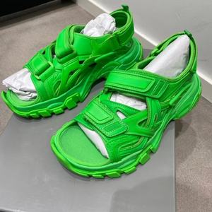 Sandalias Planas de Diseño de Lujo de Alta Calidad 2026, Sandalias Deportivas Transpirables y Ligeras para Caminar al Aire Libre para Hombre y Mujer - Product Image 3