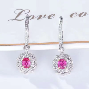 Boucles d'oreilles pendantes en or blanc 18 carats avec saphir rose naturel ovale, double cercle de diamants, fermoir halo, bijoux de fête raffinés - Product Image 1