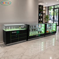 Maßgefertigte moderne LED-beleuchtete Vitrinen mit abschließbarem Stauraum, gehärteter Glasvitrine für Rauchshops und Einzelhandelsgeschäfte