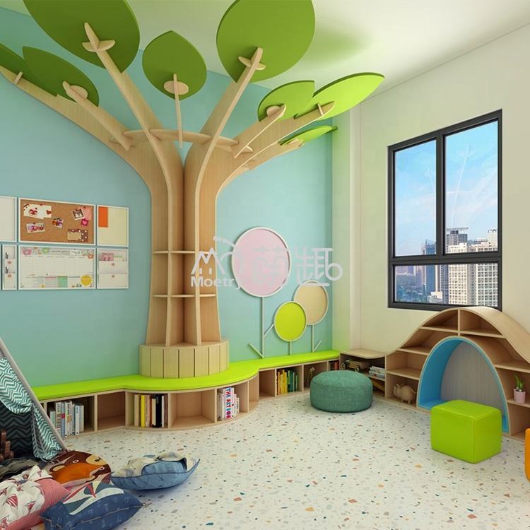 Bibliothèque demi-arbre avec banc