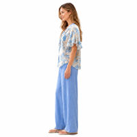 Ensemble deux pièces bleu floral pour femme, haut boutonné à col en V et manches à volants, pantalon large, tenue d'été, vente en gros, usine OEM ODM