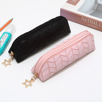 Étui à crayons cylindrique en cuir PU gaufré 3D motif losange géométrique avec fermeture éclair et breloque étoile dorée creuse, couleur macaron, portable