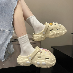 2023 bricolage breloques sandales pour femmes <span class=keywords><strong>pas</strong></span> <span class=keywords><strong>cher</strong></span> jardinage Eva chaussures trou respirant plate-forme flop pour été automne <span class=keywords><strong>jardin</strong></span> filles sabots - Product Image 3