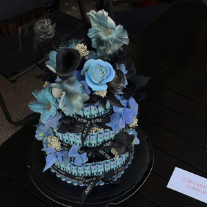 เค้กดอกไม้ประดิษฐ์สีน้ำเงินดำ Secret Garden สำหรับตกแต่งวันวาเลนไทน์และของขวัญงานแต่งงาน - Product Image 1