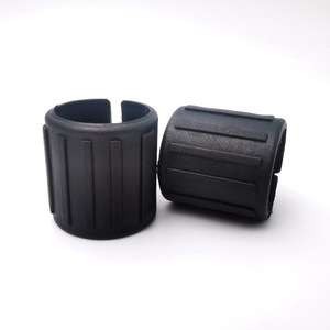 Manchon de protection noir en plastique Shih Hung pour pieds de chaise de bureau – Pièces en plastique au design moderne et épuré - Product Image 1
