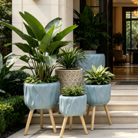 Ensemble de pots à plantes en fibre d'argile de 3 tailles, motif ondulé doré de luxe, jardinière avec pieds en bois pour le salon, le jardinage et les plantes d'intérieur