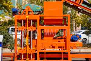 Proyectos <span class=keywords><strong>de</strong></span> Infraestructura en África, Máquina Automática para Fabricar Bloques <span class=keywords><strong>de</strong></span> Hormigón QTJ4-25 - Product Image 2