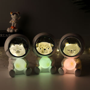 <span class=keywords><strong>Galaxy</strong></span> <span class=keywords><strong>Guardian</strong></span> Astronaut Animal Cute Pet Resin Night Light Moon lampada decorativa a Led per bambini - Product Image 2