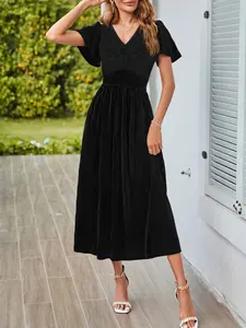 Elegantes Damen-V-Ausschnitt kurzarm-Midi-Kleid A-Line Sommerkleid mit Smock-Taille perfekt für Freizeit, Party