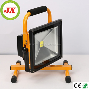 Faro <span class=keywords><strong>LED</strong></span> Ricaricabile IP65 6000K-6500K 10W 20W 30W 50W 100W <span class=keywords><strong>150W</strong></span> per Campeggio - Product Image 5