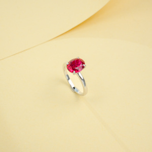 แหวนทับทิมสุดหรูในตัวเรือนเงินสเตอร์ลิง S925 - Product Image 2