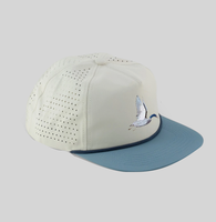 Gorra Deportiva Personalizada de 5 Paneles, Impermeable, Transpirable, con Cierre a Presión, Perforaciones Decorativas Láser, Perfil Alto, Cuerda, Bicolor