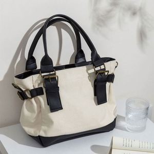 Bolso de Mano de Lona de Algodón Elegante, Duradero y Ecológico, Bolsos Tote para Mujer con Detalles Metálicos y Herrajes para Viaje - Product Image 2