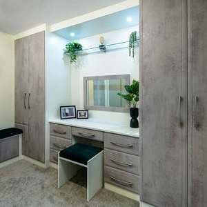 Armoire en bois de luxe sur mesure, vente chaude, meubles de haute qualité, placards de rangement, armoire de chambre à coucher moderne de style shaker avec porte en verre - Product Image 2